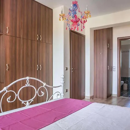 Sleeps 6 Pool Air Con Wifi 别墅 萨米