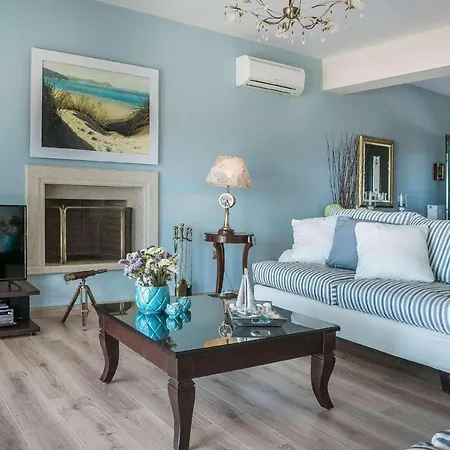 Sleeps 6 Pool Air Con Wifi 别墅 萨米